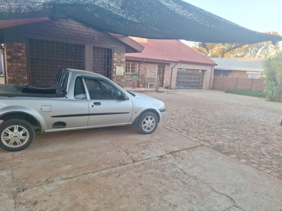 3 Bedroom Property for Sale in Mohadin North West